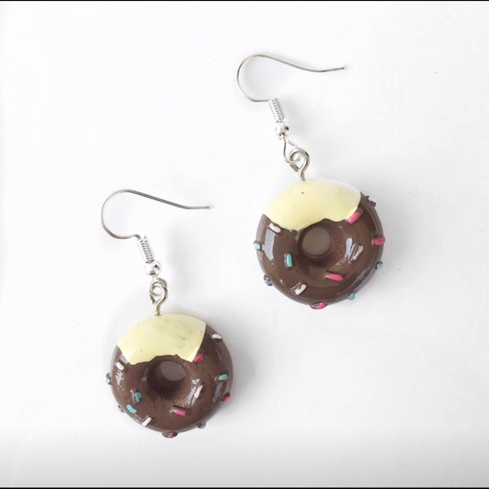 NWT 🔥 Chocolate Sprinkle Donut 🍩 Earrings